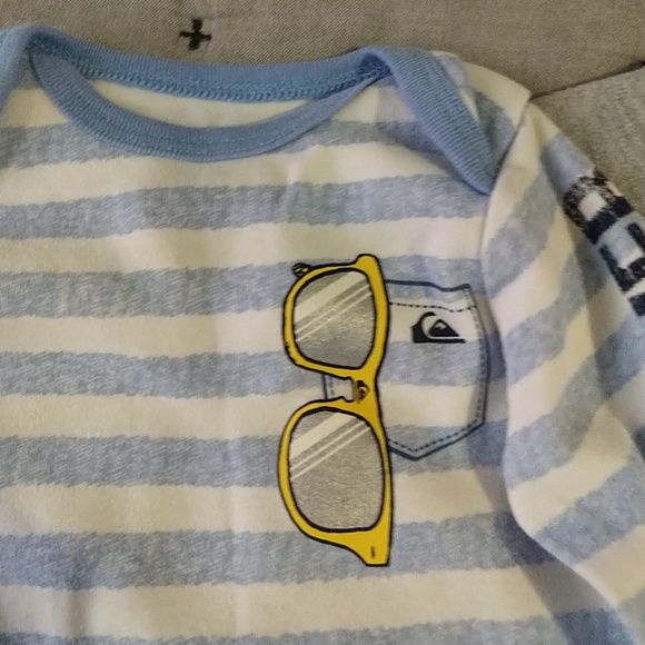 Quicksilver 0 to 3 months footy onesie - Picture 2 of 5